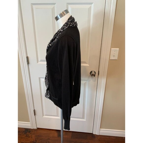 T Tahari Black Cardigan Sweater w/ Gray/Cream Leopard Print Trim, Sz L (Petite) - Picture 4 of 6